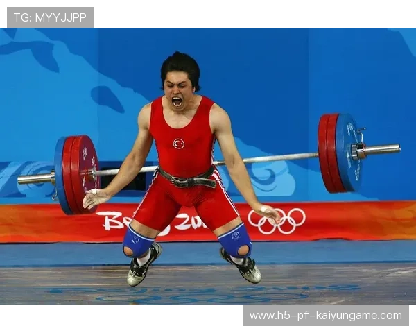 举重运动员携手反兴奋剂，共筑体育清朗未来